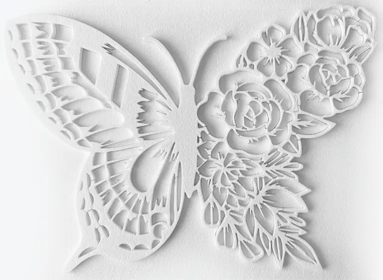 Modèle papillon fleuri réalisé avec une machine de découpe de polystyrène à fil chaud