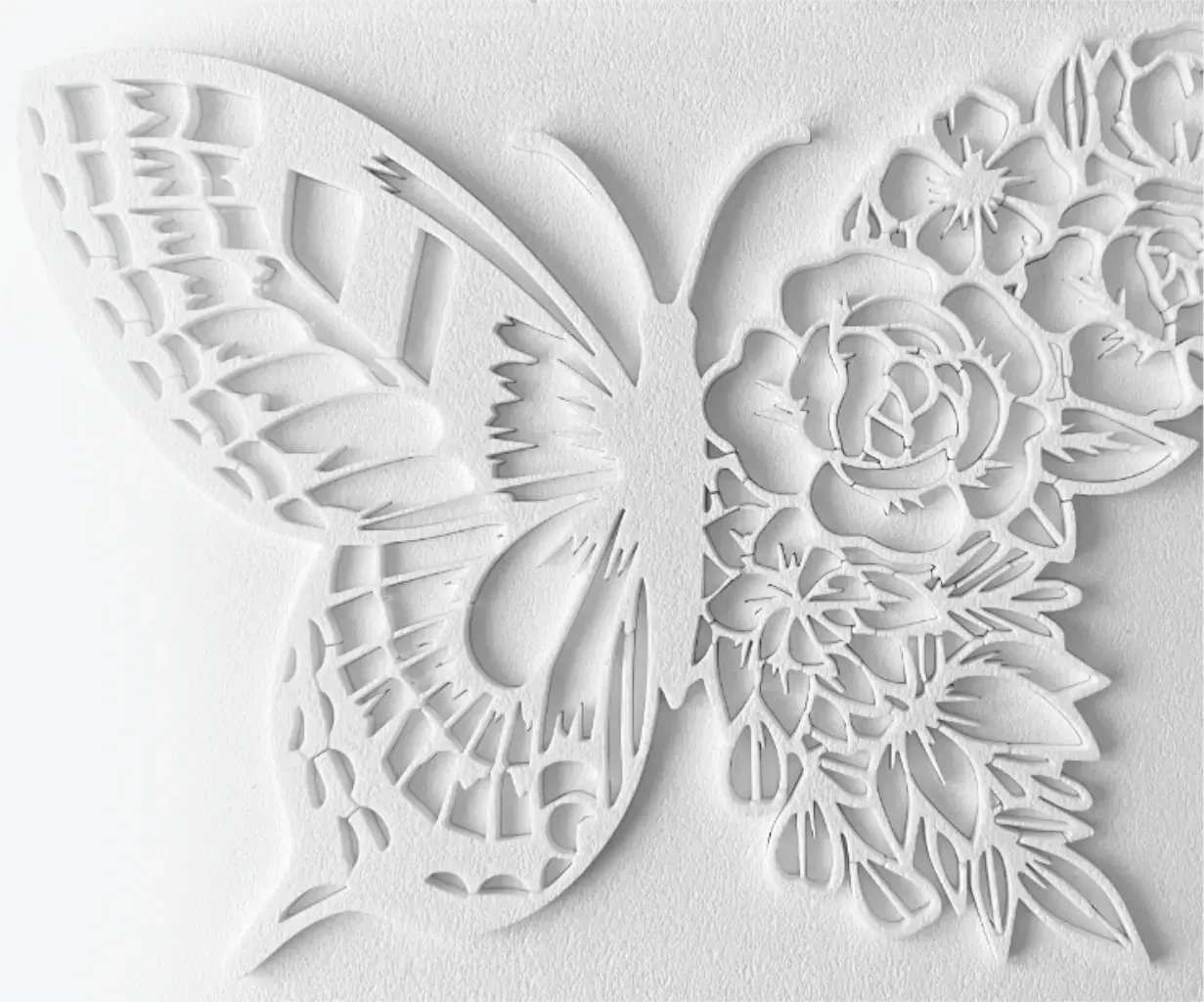 Modèle papillon fleuri réalisé avec une machine de découpe de polystyrène à fil chaud
